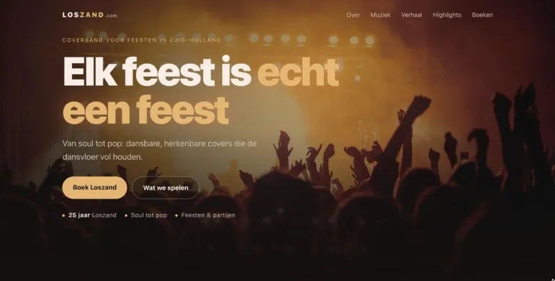 Homepage van coverband Loszand met dansend publiek